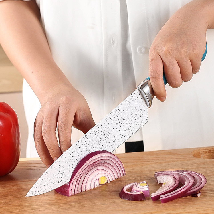 Qu'est-ce qu'un bon ensemble de couteaux de cuisine ?