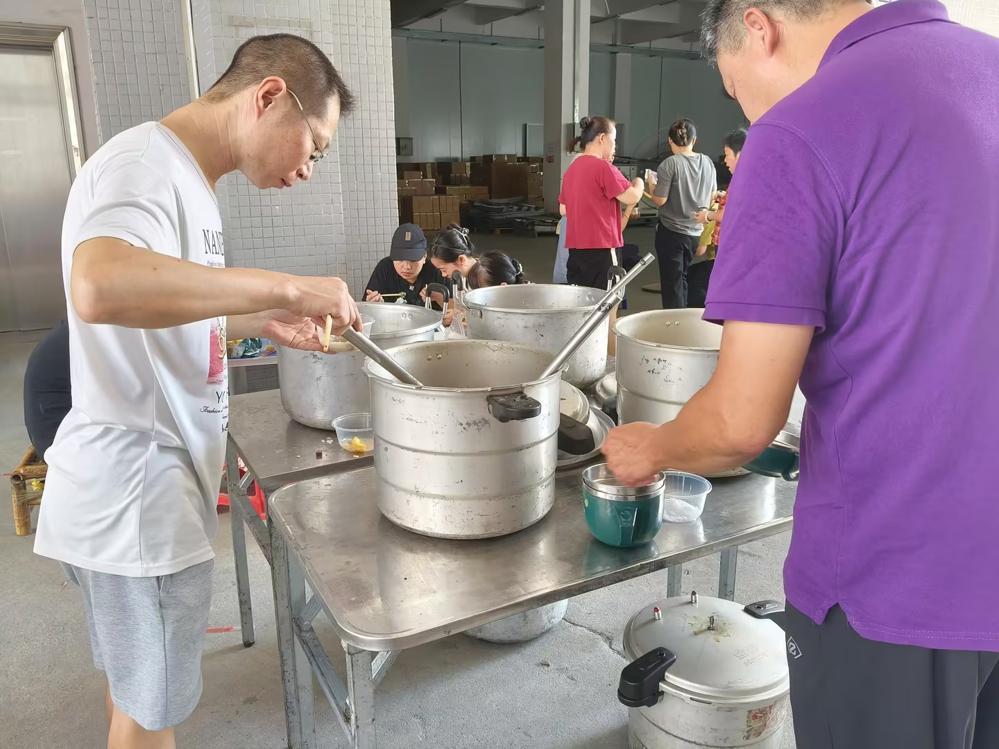 洞察国庆庆典：节日聚会
